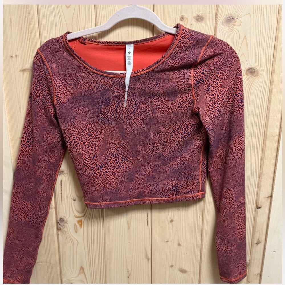 Lululemon Wunder Train Cropped Long Sleeve – Crackle Vintage Orange Larkspur
